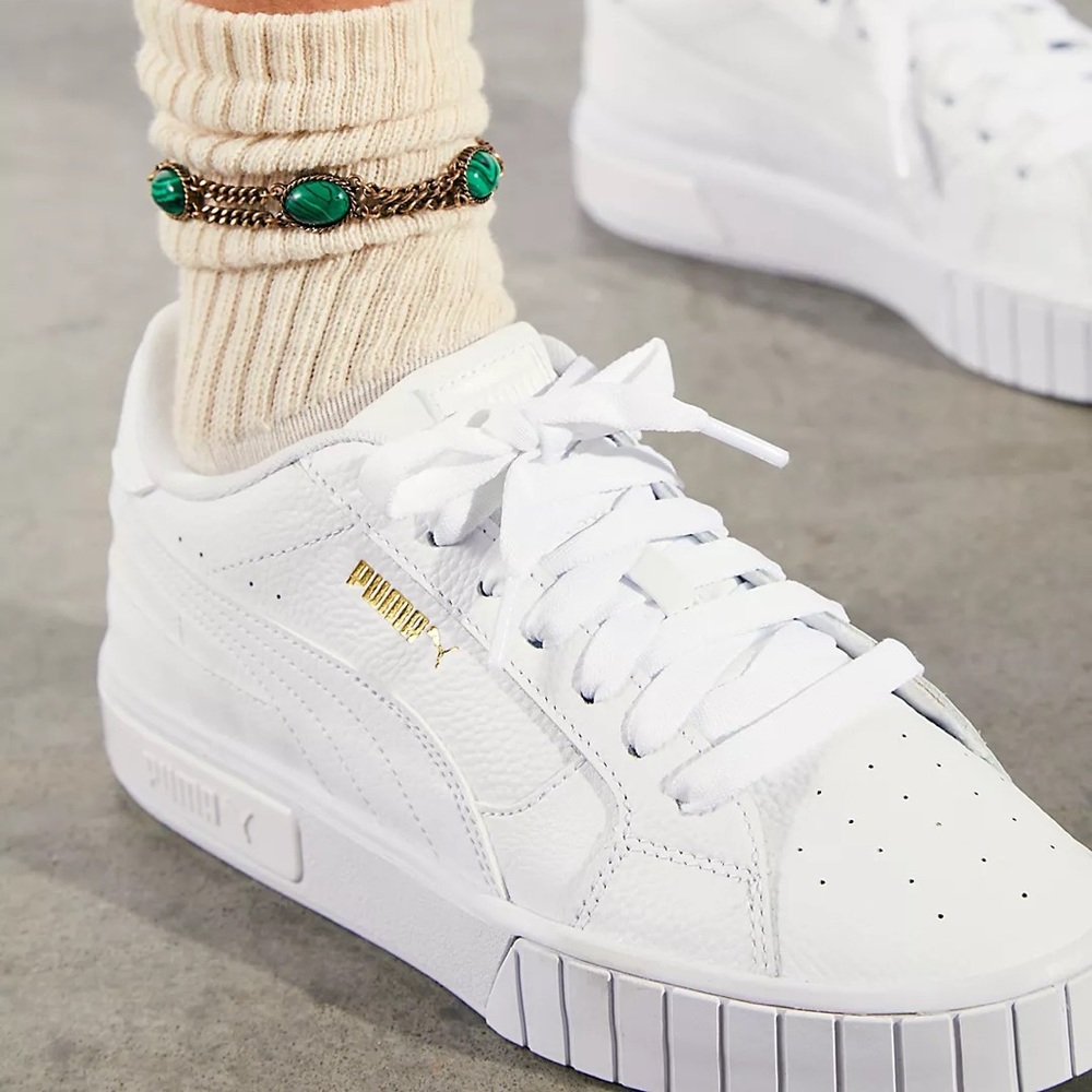 White puma sneakers